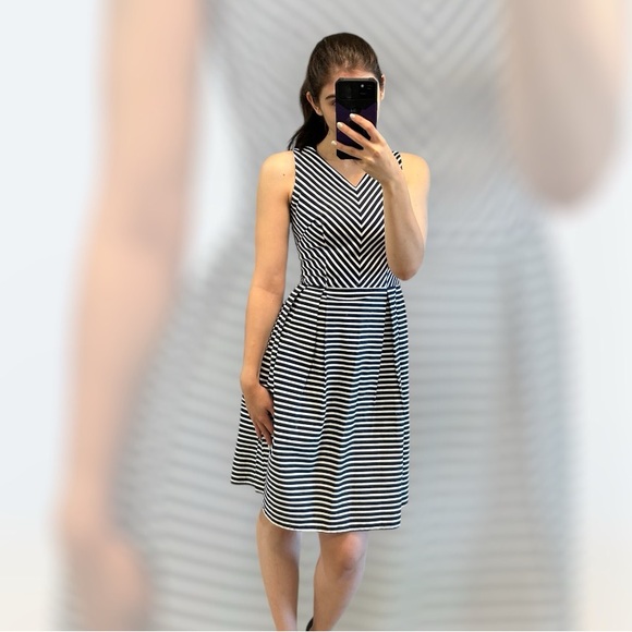 2 for $70 + Free shipping ⭐️ Pleated Dress. White and Navy Blue - Picture 1 of 5